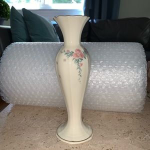 Lenox Petite Rose Bud Vase